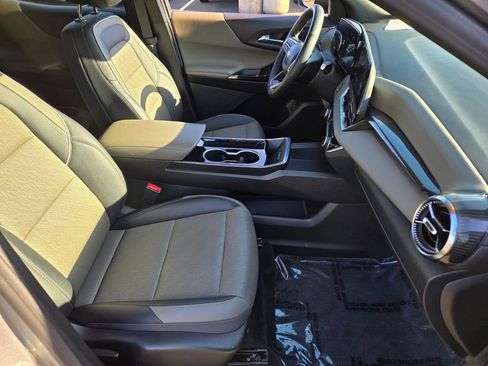 Used 2025 Chevrolet Equinox LT w/ Convenience Package II FWD image 15