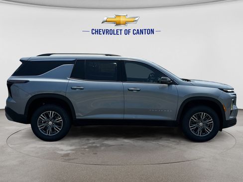 New 2026 Chevrolet Traverse LT w/ LPO, Floor Liner Package FWD image 4