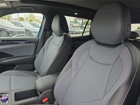 New 2026 Volkswagen Tiguan SE R-Line image 16