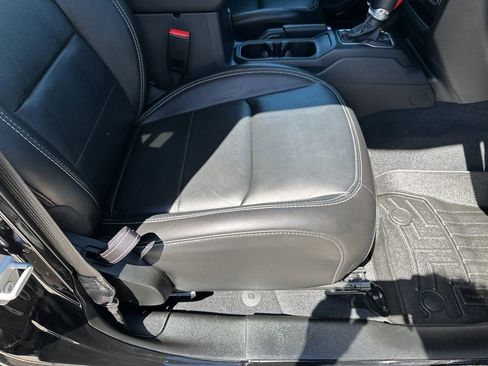 Used 2023 Jeep Wrangler Unlimited Sahara w/ Cold Weather Group AWD/4WD image 15