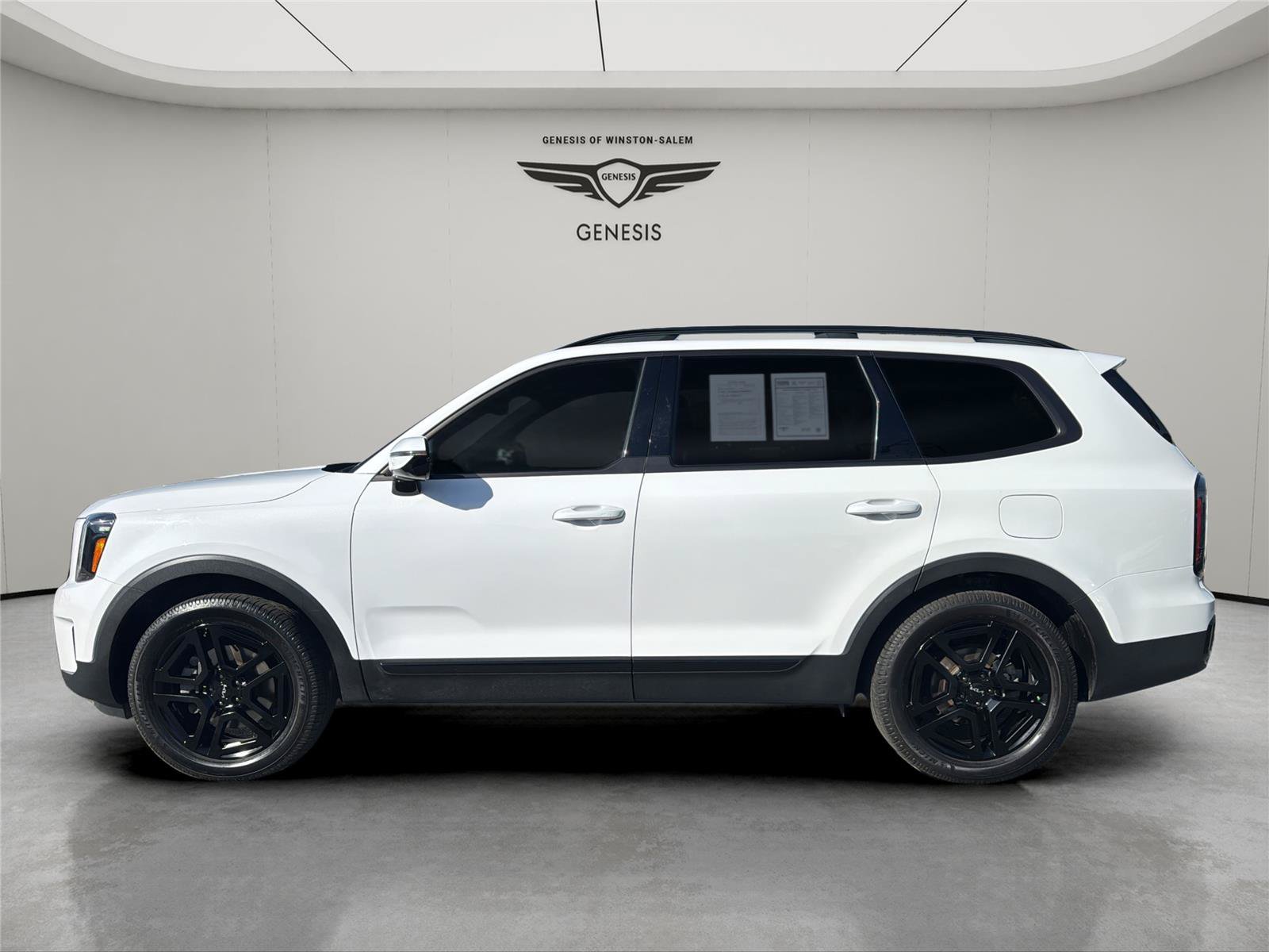 Used 2024 Kia Telluride SX Prestige X-Line AWD/4WD image 2