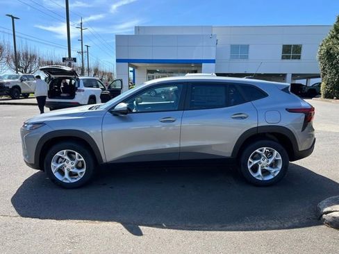 New 2026 Chevrolet Trax LS w/ LS Convenience Package image 4