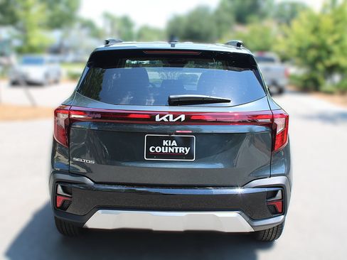 Certified 2025 Kia Seltos S AWD/4WD image 8