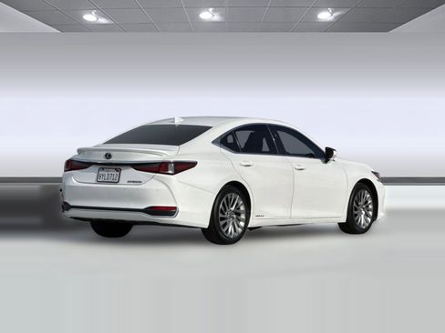 Used 2019 Lexus ES 300h image 9