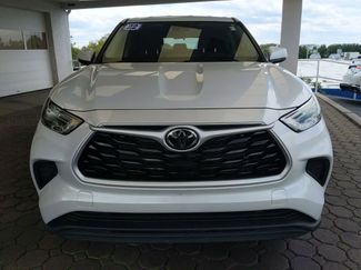Used 2022 Toyota Highlander L FWD video 2