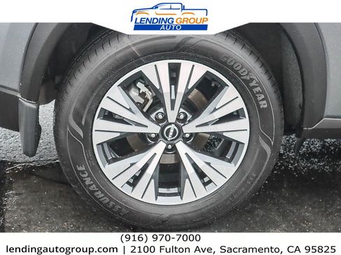 Used 2023 Nissan Rogue SV image 10