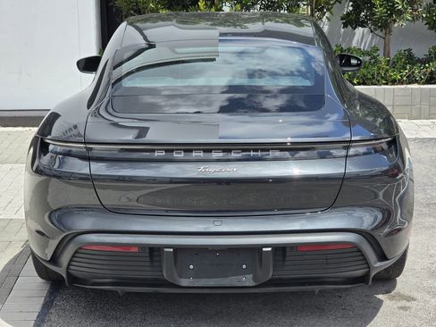 Used 2022 Porsche Taycan image 5