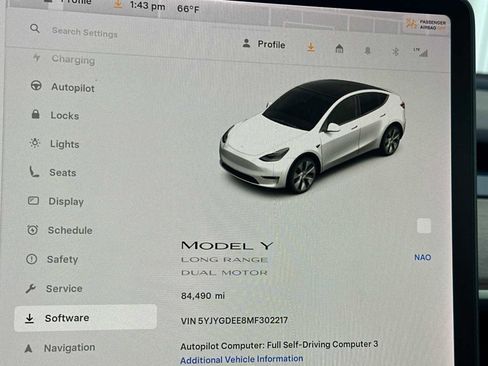 Used 2021 Tesla Model Y Long Range image 36