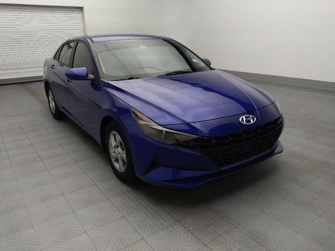 Used 2022 Hyundai Elantra SE FWD image 13