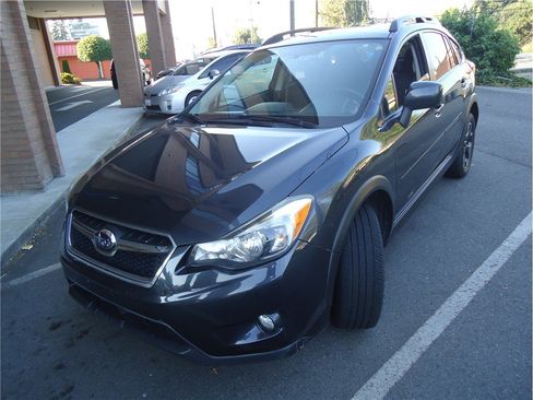 Used 2014 Subaru Crosstrek 2.0i Premium w/ Moonroof Package AWD/4WD image 1