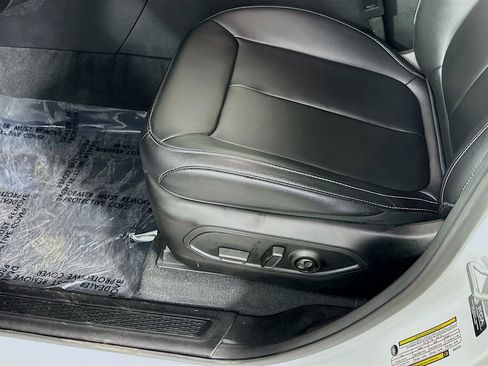 Certified 2025 Jeep Grand Cherokee Limited w/ Black Appearance Package image 30