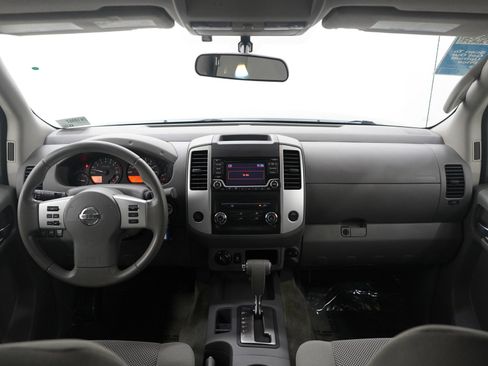 Used 2017 Nissan Frontier SV image 13