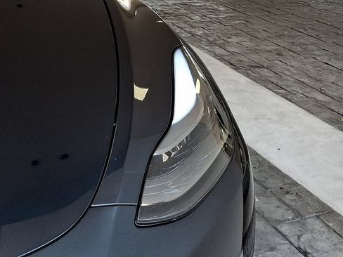 Used 2024 Tesla Model Y 2WD image 5