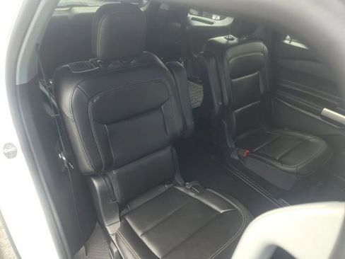 Used 2022 Ford Explorer XLT w/ Equipment Group 202A AWD/4WD image 24
