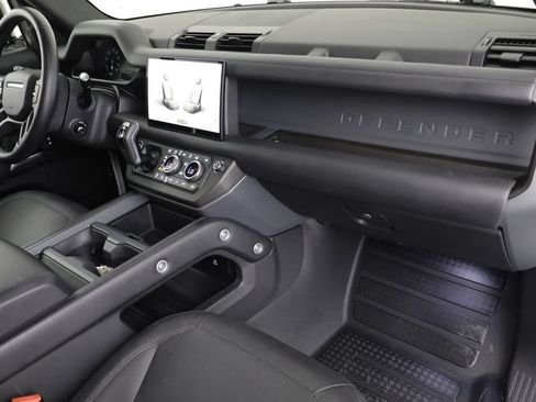 Certified 2025 Land Rover Defender 110 X-Dynamic SE AWD/4WD image 21