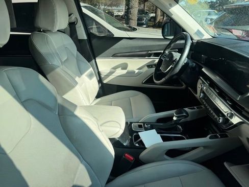 Certified 2024 Kia Telluride S image 5
