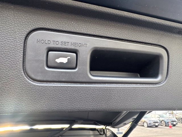 Certified 2025 Honda Pilot Black Edition image 13
