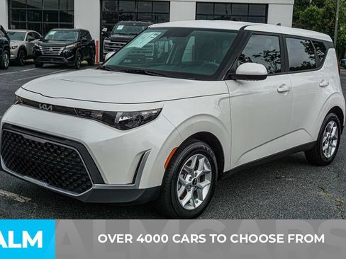 Used 2025 Kia Soul LX w/ LX Technology Package FWD image 2