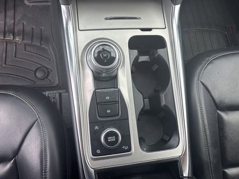 Used 2021 Ford Explorer XLT w/ Equipment Group 202A image 13