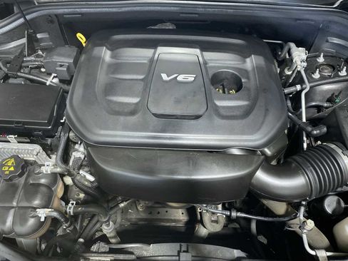 Used 2019 Jeep Grand Cherokee Limited AWD/4WD image 9