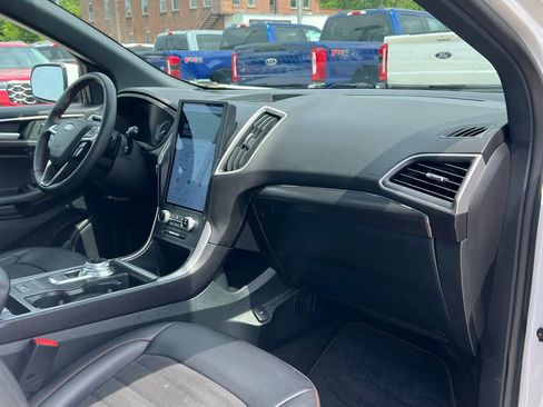 Used 2024 Ford Edge ST-Line w/ Class II Trailer Tow Package AWD/4WD image 21