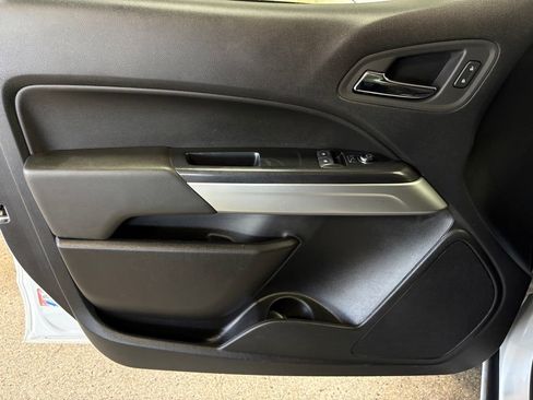 Used 2022 Chevrolet Colorado LT w/ Fleet Safety Package RWD image 15