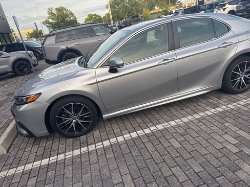 Used 2023 Toyota Camry SE FWD image 6