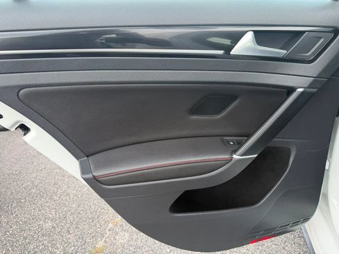 Used 2017 Volkswagen GTI Autobahn FWD image 14