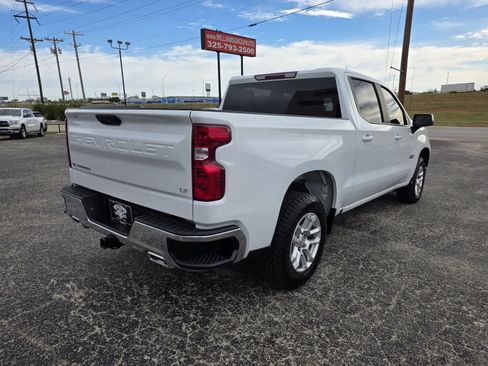 Used 2024 Chevrolet Silverado 1500 LT w/ Z71 Off-Road Package AWD/4WD image 7