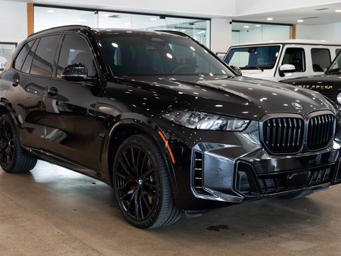 Used 2024 BMW X5 xDrive40i w/ M Sport Package AWD/4WD image 3