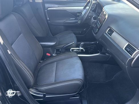 Used 2018 Mitsubishi Outlander SE FWD image 23
