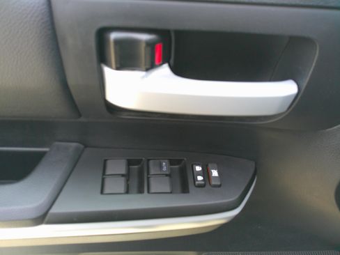 Used 2019 Toyota Tundra SR5 image 18