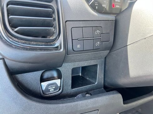 Used 2024 RAM ProMaster 2500 w/ Convenience Group image 21