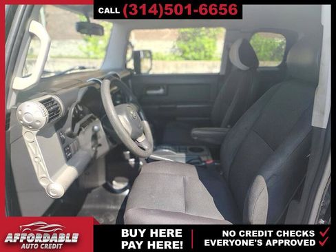 Used 2007 Toyota FJ Cruiser 2WD image 8