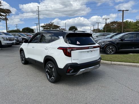 New 2026 Kia Seltos SX image 8