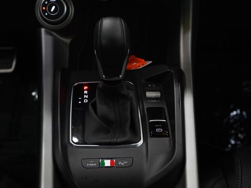 Used 2024 Alfa Romeo Tonale Veloce w/ Premium Interior Package image 20