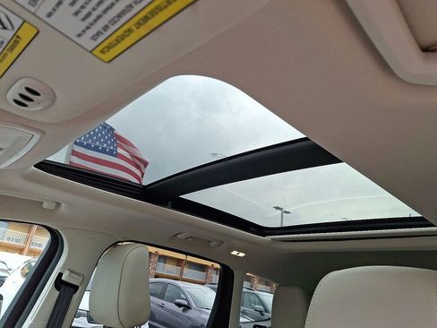 Used 2019 Ford Escape Titanium AWD/4WD image 15
