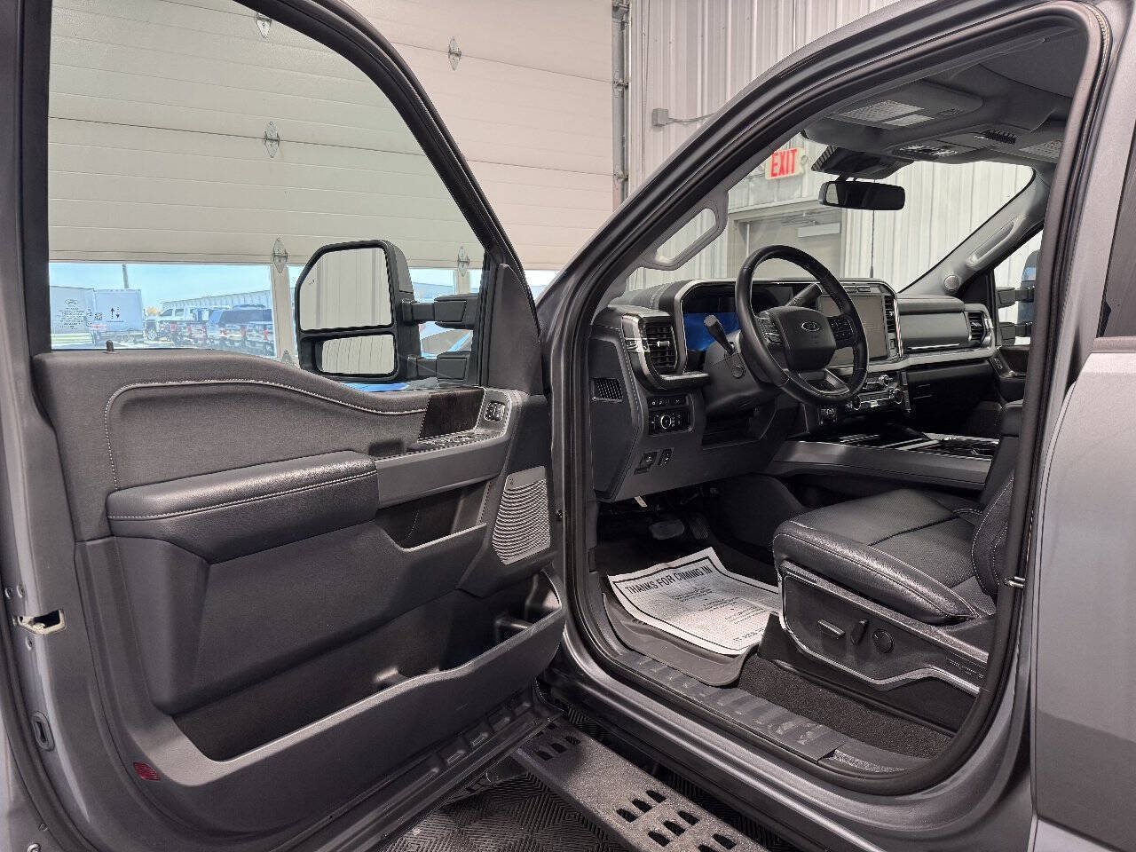 Used 2023 Ford F350 Lariat w/ Lariat Ultimate Package AWD/4WD image 14