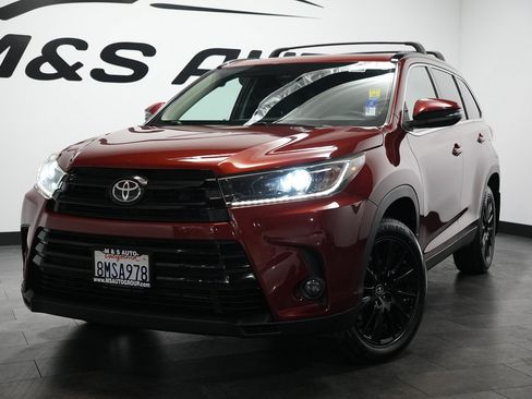 Used 2019 Toyota Highlander SE AWD/4WD image 2