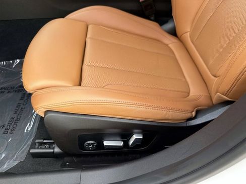 Used 2023 BMW 330i Sedan w/ M Sport Package RWD image 18