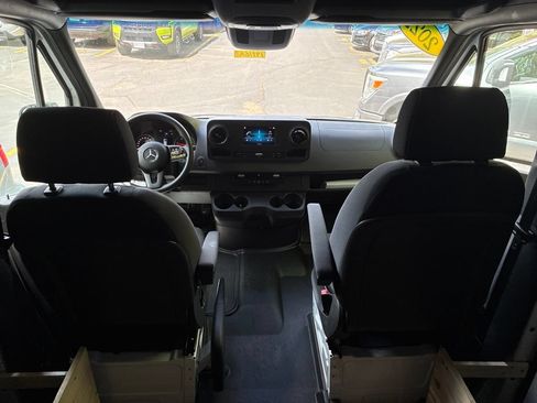 Used 2022 Mercedes-Benz Sprinter 3500 image 17