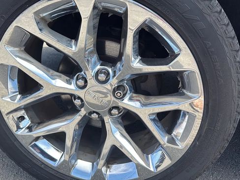 Used 2020 GMC Yukon SLT w/ Premium Edition image 11