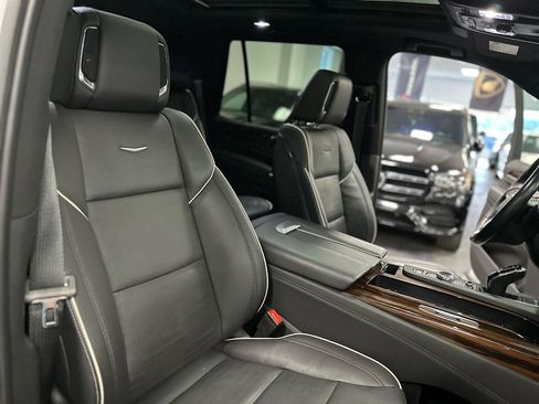 Used 2023 Cadillac Escalade Premium Luxury w/ Performance Package image 35