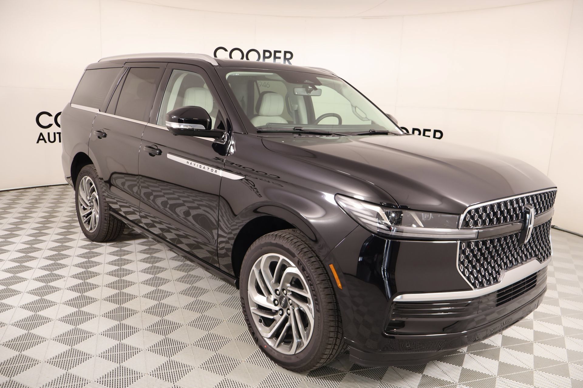 New 2025 Lincoln Navigator Reserve AWD/4WD 360° Tour