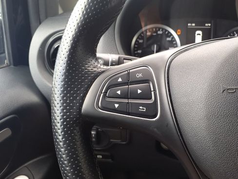 Used 2023 Mercedes-Benz Metris Passenger image 21