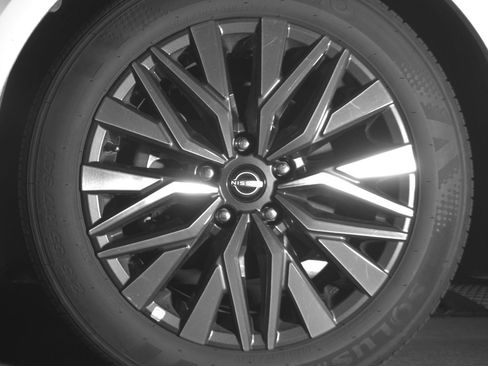 Used 2025 Nissan Altima 2.5 SV image 12