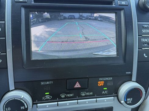 Used 2014 Toyota Camry LE FWD image 13