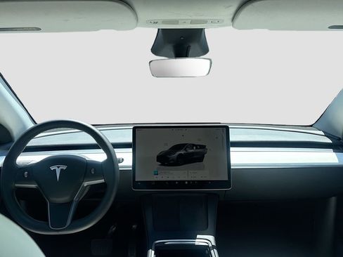 Used 2025 Tesla Model Y Long Range RWD image 22
