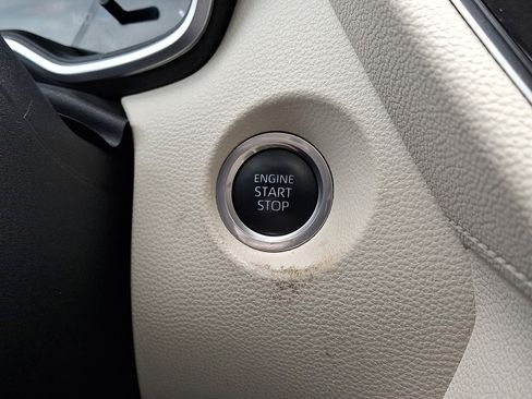 Certified 2022 Toyota Corolla Cross XLE image 26