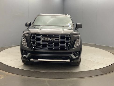 Used 2026 GMC Yukon Denali Ultimate w/ LPO, Floor Liner Package AWD/4WD image 8
